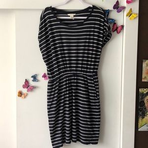 🛍 Navy and White striped H&M dress